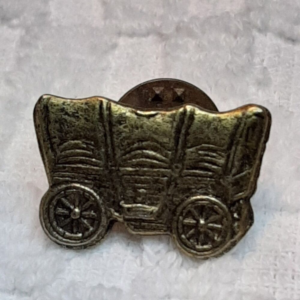 Vtg Covered Wagon Carriage metal lapel tac pin Gold/Brass-Tone Western Retro